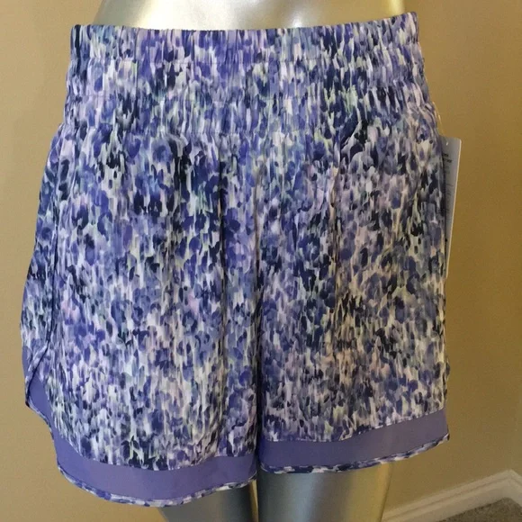 ATHLETA | HIGH RISE MESH RACER RUN 3" SHORT - Picture 4 of 16